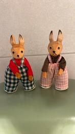 2 houtgesnede paashaasjes( Lotte Sievers), Ophalen of Verzenden