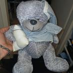 Schattige grijze teddybeer met slaapmuts en kussen, Ophalen of Verzenden, Zo goed als nieuw, Beer