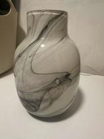 Marmer grijze vaas van Loods5 - Luxe uitstraling!, Huis en Inrichting, Overige kleuren, Ophalen of Verzenden, Minder dan 50 cm