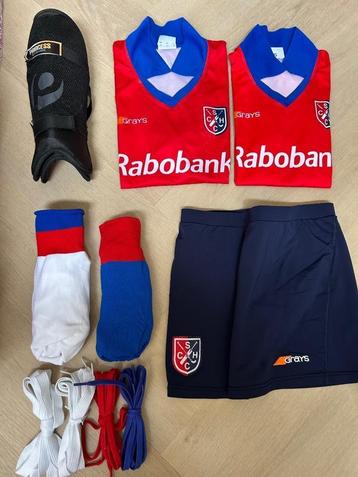 SCHC hockey outfit shirt rok sokken en scheenbeschermers  beschikbaar voor biedingen