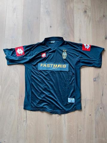 Vintage Juventus voetbalshirt  beschikbaar voor biedingen