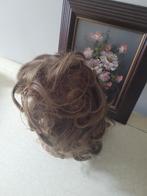 Vintage pruik, Verzamelen, Poppen, Heikant 21 Kaatsheuvel, Belle Vieille Brocante, Ophalen of Verzenden, Zo goed als nieuw