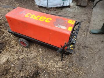 Industriële petroleum heater / heteluchtkanon op wielen  beschikbaar voor biedingen