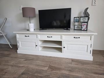 Mooie TV Meubel - Stijlvol en Praktisch! beschikbaar voor biedingen