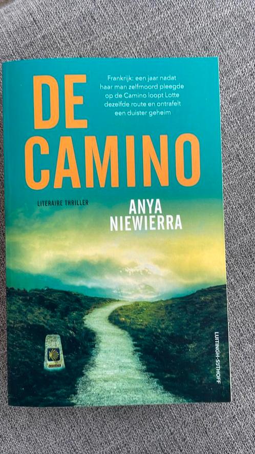 Anya Niewierra - De Camino, Boeken, Thrillers, Zo goed als nieuw, Nederland, Ophalen of Verzenden