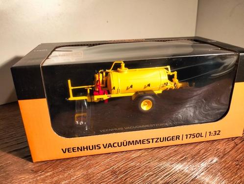 Te koop Universal Hobbies Veenhuis enkelasser 1750 liter., Hobby en Vrije tijd, Modelauto's | 1:32, Nieuw, Tractor of Landbouw
