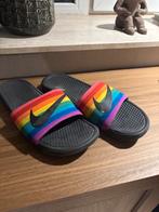 Nike Regenboog Slippers Limited Edition Maat 45, Kleding | Heren, Ophalen of Verzenden, Overige kleuren