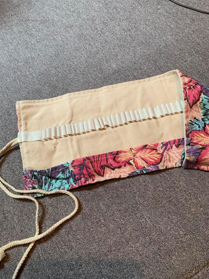 Pennen- / Kleurpotloden- / penselen etui, Hobby en Vrije tijd, Knutselen, Nieuw, Materiaal, Ophalen