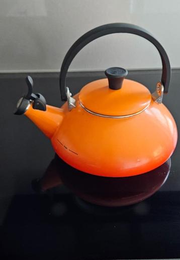 Le Creuset originele fluitketel 1,5 liter oranje beschikbaar voor biedingen