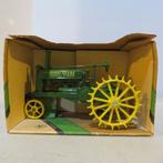 Tractor 1/16 John Deere type A traktor op metaal spaakwielen, Ophalen of Verzenden, Nieuw, Tractor of Landbouw