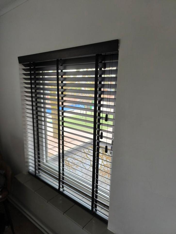 4x jaloezie zwart, Huis en Inrichting, Stoffering | Gordijnen en Lamellen, Zo goed als nieuw, Zwart, Ophalen of Verzenden