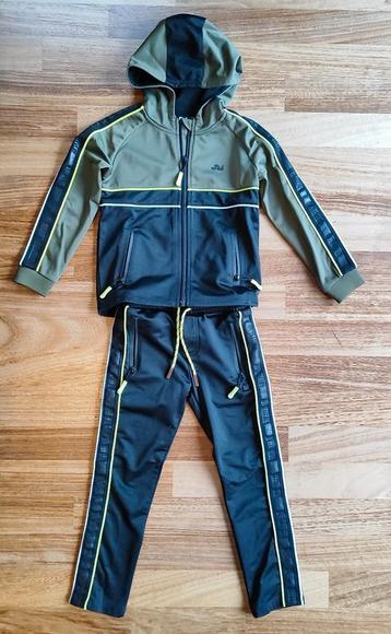 Trainingspak joggingspak Jill & mitch maat 110 / 116 beschikbaar voor biedingen