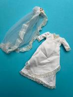 Sindy Fleur bruidsjurk, Verzamelen, Poppen, Ophalen of Verzenden, Zo goed als nieuw, Accessoires