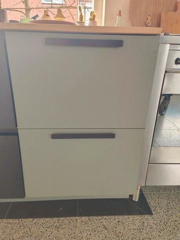 Grijsgroene frontjes/deurtjes voor Ikea keuken Metod