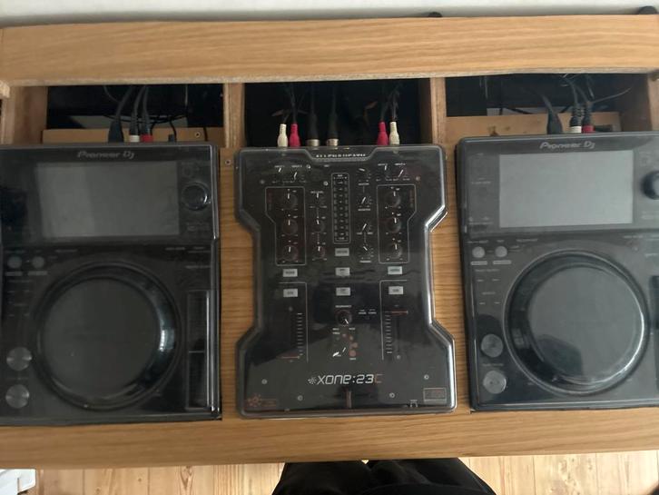 2x XDJ700 en Xone 23C, Muziek en Instrumenten, Dj-sets en Draaitafels, Gebruikt, Dj-set, Pioneer, Ophalen of Verzenden