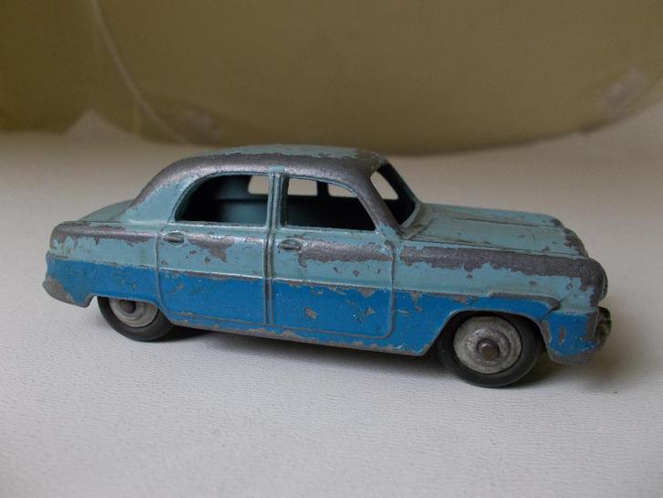 1956 Dinky Toys 162 FORD ZEPHYR (Two Tone.), Hobby en Vrije tijd, Modelauto's | 1:43, Gebruikt, Auto, Dinky Toys, Ophalen of Verzenden