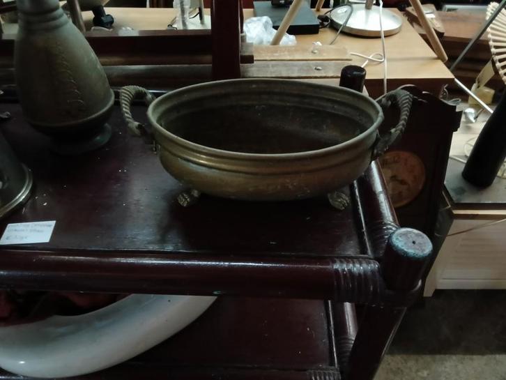 Messing Schaal met Leeuwenpoten, Antiek en Kunst, Antiek | Schalen, Ophalen of Verzenden