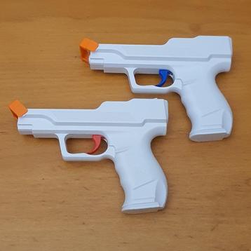 2x Wii Gun White beschikbaar voor biedingen