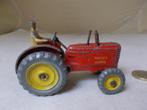 Dinky Toys 27A (1949)  MASSEY HARRIS TRACTOR + DRIVER., Ophalen of Verzenden, Gebruikt, Tractor of Landbouw, Dinky Toys