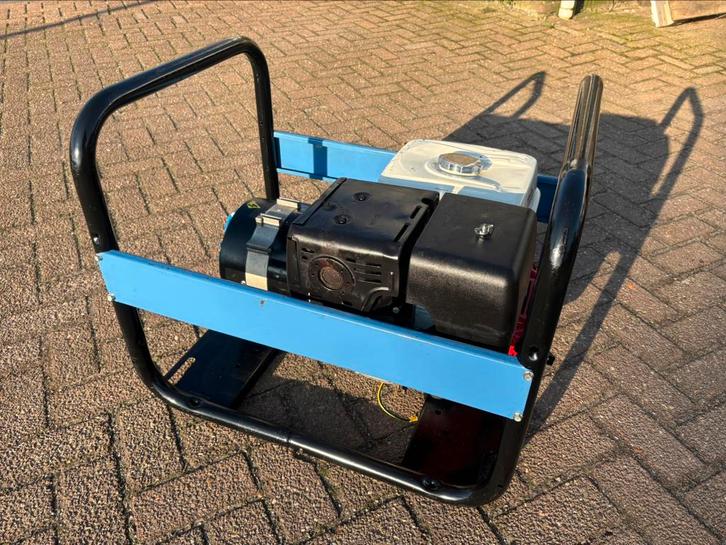 6 KVA aggregaat 230 volt Honda GX390 benzine generator SDMO, Doe-het-zelf en Verbouw, Aggregaten, Gebruikt, Benzine, 5 tot 10 kVA