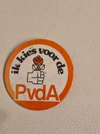 B 017 PvdA Button, Verzamelen, Ophalen of Verzenden, Gebruikt, Overige onderwerpen, Button