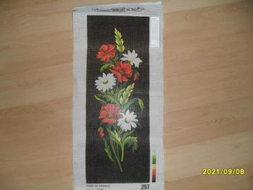 NIEUW stramien Schitterende Bloemen 257. Heb Ook DMC garens beschikbaar voor biedingen