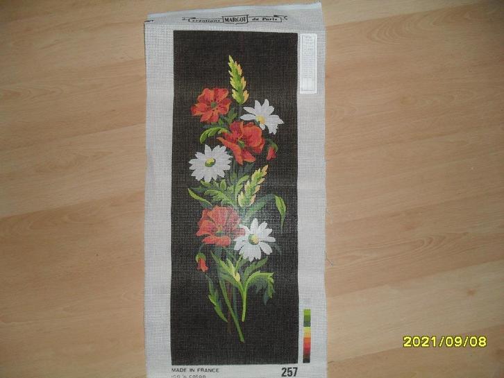 NIEUW stramien Schitterende Bloemen 257. Heb Ook DMC garens, Hobby en Vrije tijd, Borduren en Borduurmachines, Nieuw, Onderdeel of Toebehoren