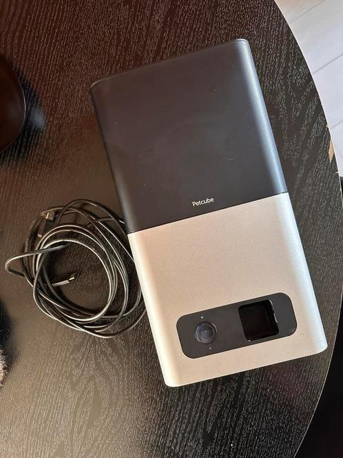 Petcube bites huisdieren camera met snack dispenser, Huis en Inrichting, Woonaccessoires | Overige, Gebruikt, Ophalen of Verzenden