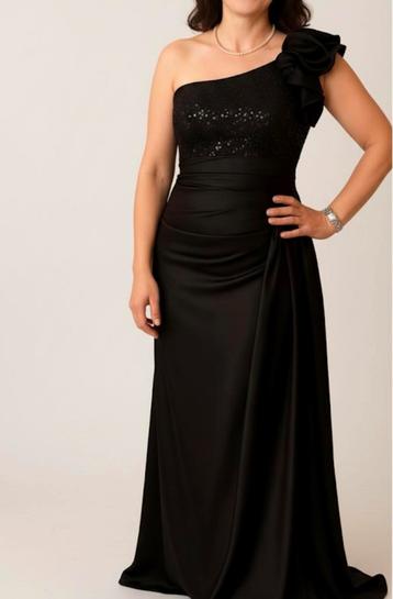 Elegante zwarte galajurk maat 40, zo goed als nieuw! beschikbaar voor biedingen