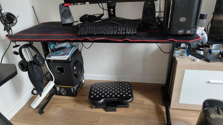 Gaming bureau, Huis en Inrichting, Bureaus, Zo goed als nieuw, Ophalen