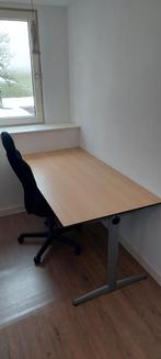 Ahrend bureau met bureaustoel., Huis en Inrichting, Bureaus, Ophalen, In hoogte verstelbaar, Gebruikt, Bureau