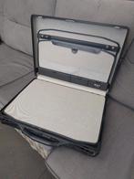 Mooie Delsey attache koffer, Ophalen of Verzenden, Zo goed als nieuw, Hard kunststof, Slot
