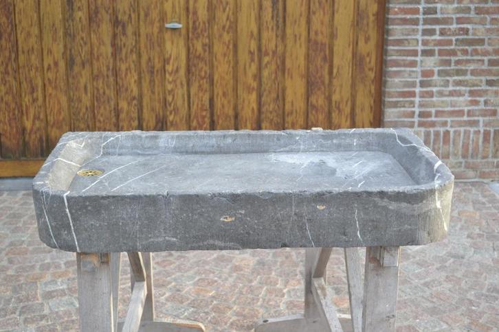 Begin 19de eeuwse gekapte gootsteen in arduin de l'avesnois, Doe-het-zelf en Verbouw, Sanitair, Wastafel, Steen, Ophalen