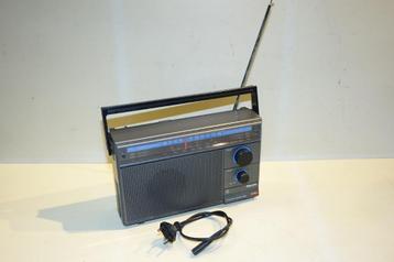 vintage Philips draagbare transistorradio portable  D-2243 beschikbaar voor biedingen
