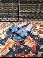 Mooie slippers, Kleding | Dames, Schoenen, Ophalen of Verzenden, Gedragen, Zwart