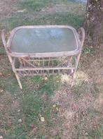 Gebruikte rotan krantenbak, Ophalen, Gebruikt