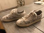 Adidas suede sneakers maat 38, Adidas, Beige, Ophalen of Verzenden, Sneakers of Gympen