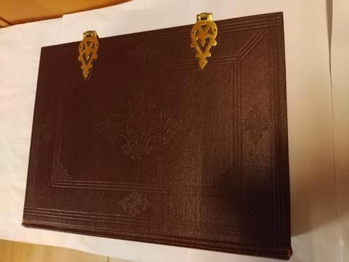 Statenbijbel met koperen beslag oude en nieuwe testament, Antiek en Kunst, Antiek | Boeken en Bijbels, Ophalen
