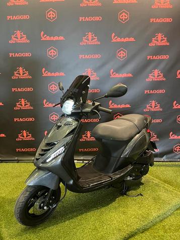 Piaggio Zip 2021 Snor/Brom! SP Psychedelic Black Garantie! beschikbaar voor biedingen