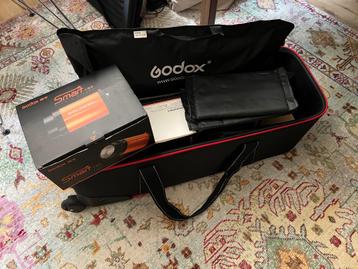 Godox studioset in rolkoffer beschikbaar voor biedingen