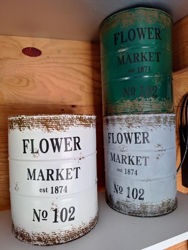 Bloempotten 27 hoog 22 doorsnee, Tuin en Terras, Bloempotten, Rond, Zo goed als nieuw, Minder dan 40 cm, Aardewerk