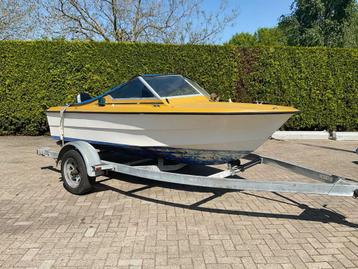 Speedboot op trailer beschikbaar voor biedingen