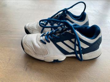 Adidas tennisschoenen maat 33 beschikbaar voor biedingen
