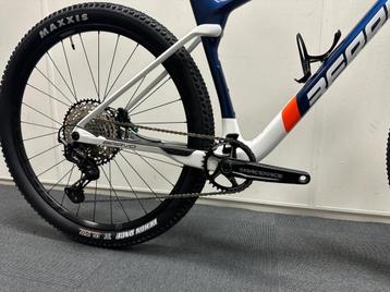 Berria Bravo 6.1 Custom Heren WHITE-BLUE CRUSH-TANGERINE L 2 beschikbaar voor biedingen