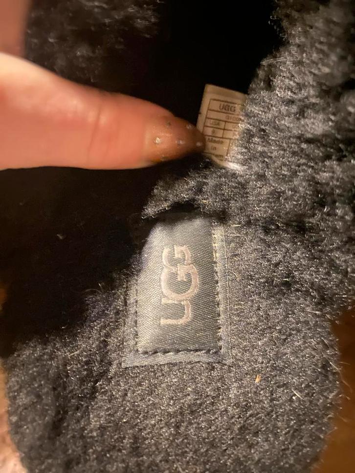 Ugg Pantoffels - Heerlijk Warm!, Kleding | Dames, Schoenen, Zo goed als nieuw, Pantoffels of Sloffen, Zwart, Ophalen