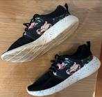 Zwarte gympen met bloemen - maat 37, Ophalen of Verzenden, Zo goed als nieuw, Sportschoenen, Zwart