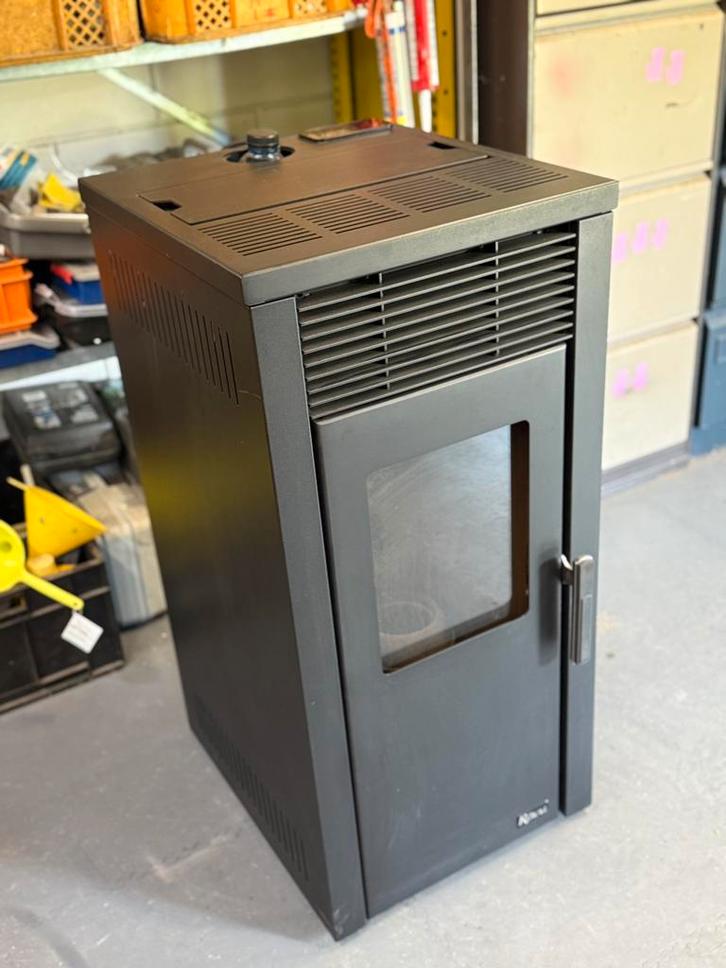 Palazzetti Donna pelletkachel max 9KW, Huis en Inrichting, Kachels, Zo goed als nieuw, Pelletkachel, Overige brandstoffen, Ophalen