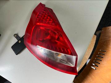 Ford Fiesta Achterlicht bj 2009-2013 LINKS 8A61-13405-A beschikbaar voor biedingen