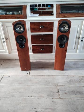 Fraai spelende set Kef iq5 speakers 130 Watt rms@8ohm beschikbaar voor biedingen