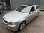 BMW 3-serie Touring BMW 320i / PANORAMADAK / RIJDT SCHAKELT, Achterwielaandrijving, 4 cilinders, 150 pk, Handgeschakeld
